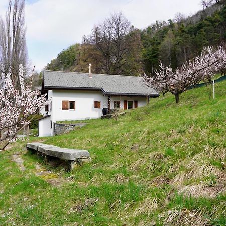 Maisonnette De Campagne Сион Экстерьер фото